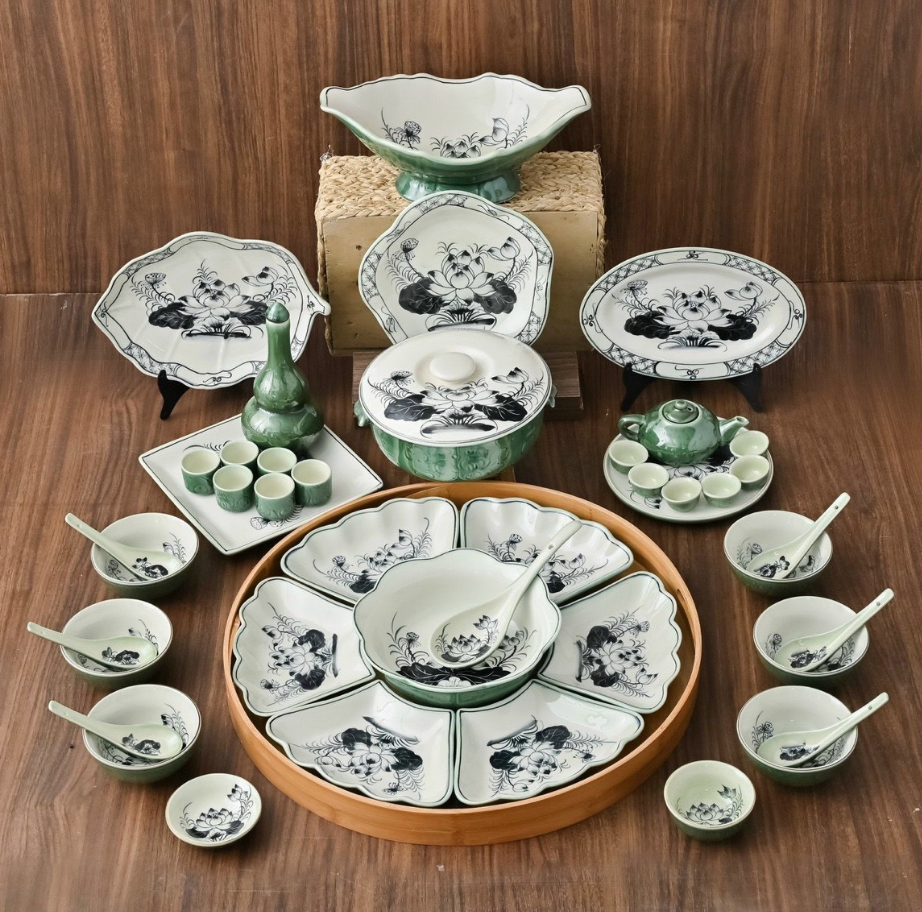 Bộ bát đĩa Bát Tràng cực đẹp vẽ hoa sen 2